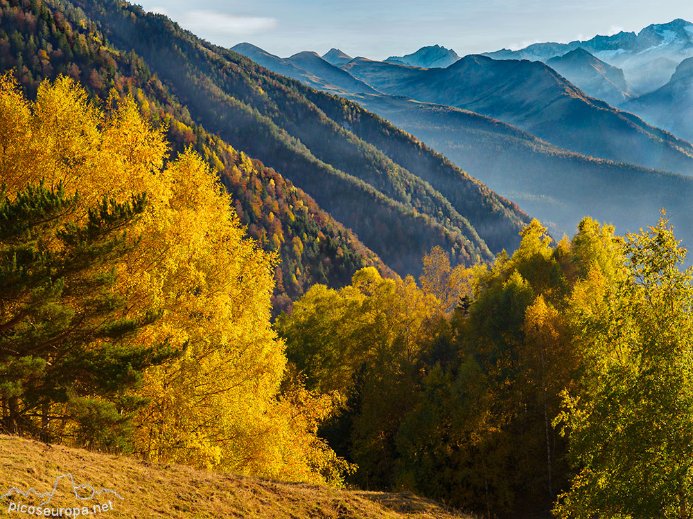 Foto: Desde el Mirador de la val de Varrados, Val d'Aran, Pirineos, Catalunya Foto: Desde el Mirador de la val de Varrados, Val d'Aran, Pirineos, Catalunya